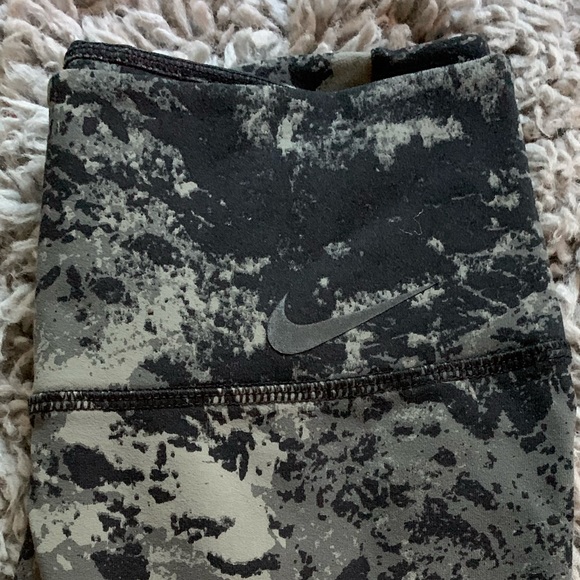 Nike Dri Fit Training Capri’s Marble size XS - Picture 3 of 4